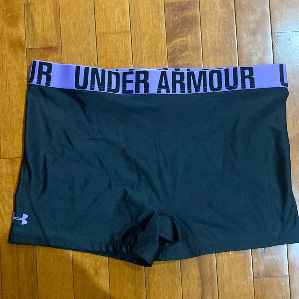Under Armor active short tights
